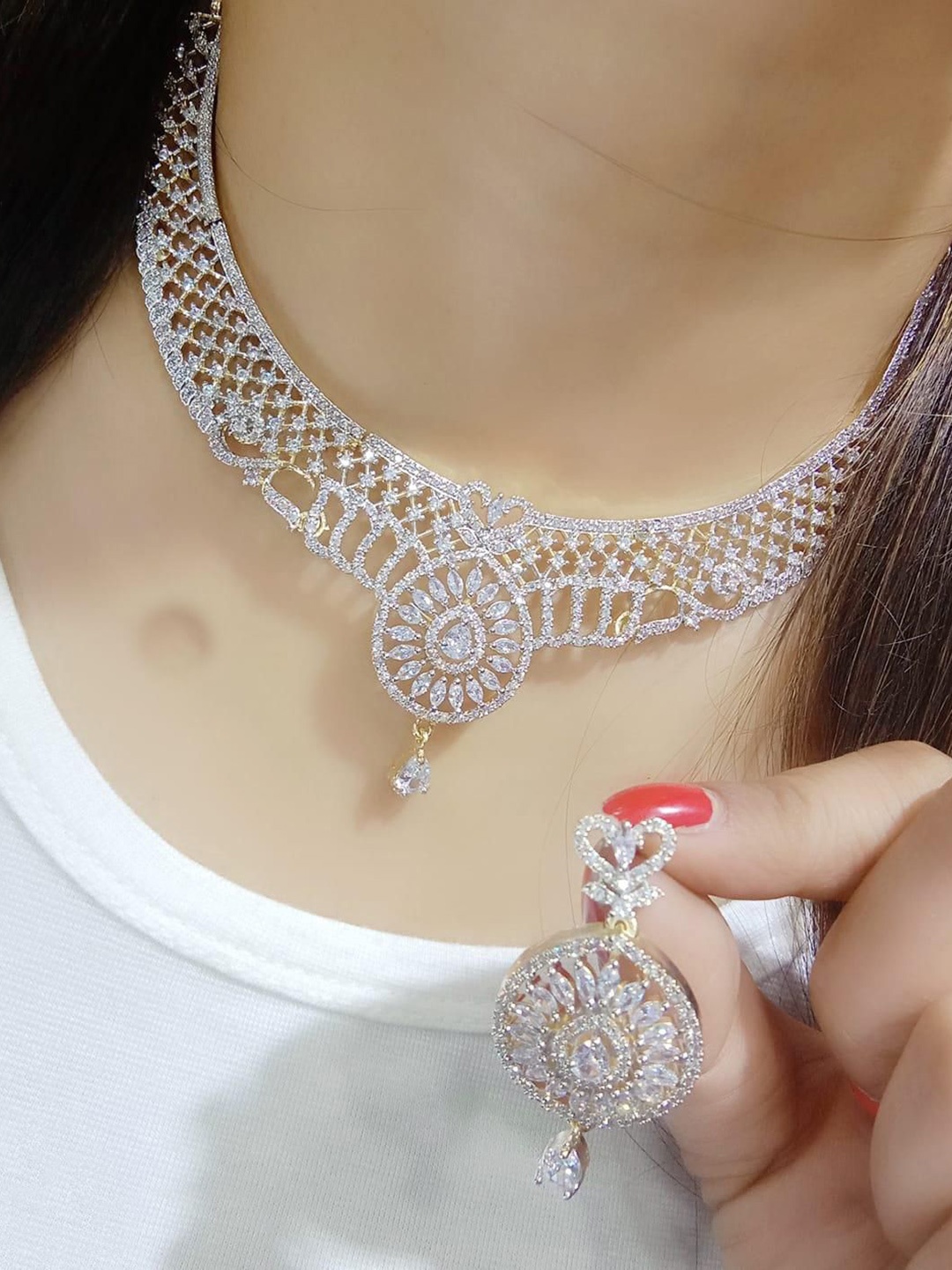 

Ladymania Sliver-Plated American Diamond-Studded Elegant Jewellery Set, Silver