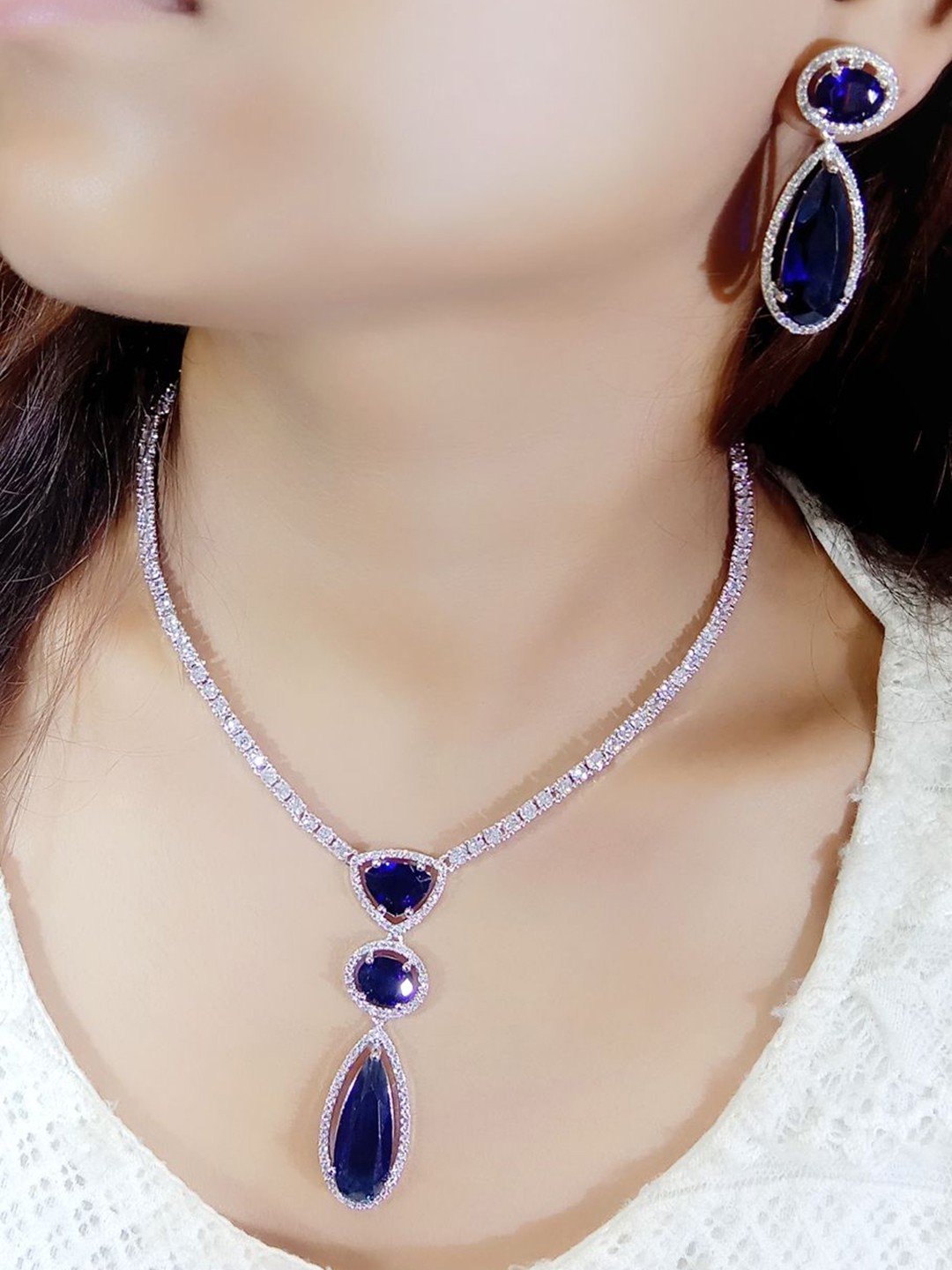 

Ladymania Silver-Plated American Diamond-Studded Jewellery Set