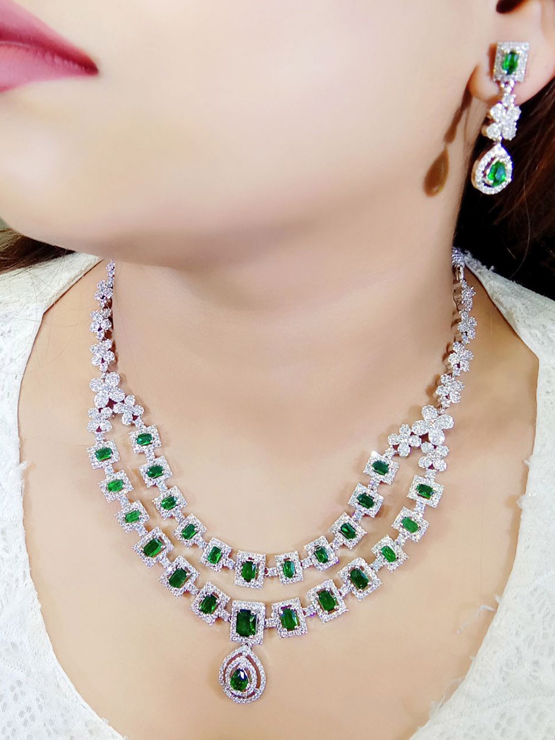 

Ladymania Sliver-Plated American Diamond-Studded Elegant Jewellery Set, Silver
