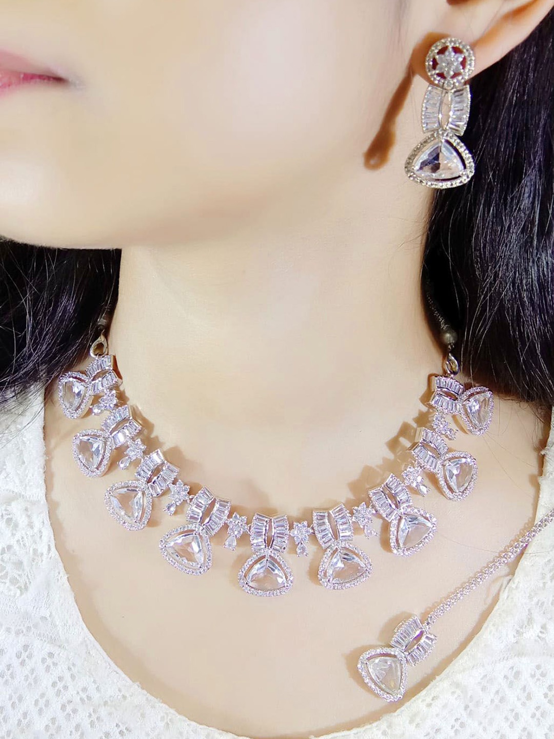 

Ladymania Sliver-Plated American Diamond-Studded Elegant Jewellery Set, Silver