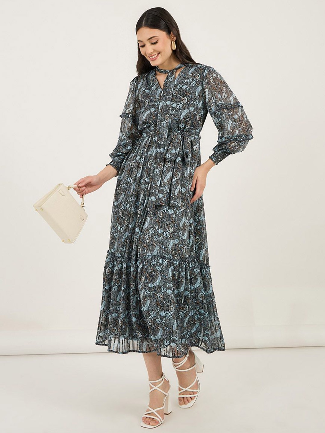 

Styli Women Floral Print V-Neck Balloon Sleeve Tiered Maxi Dress, Blue