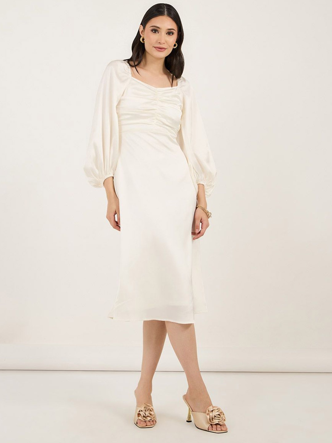 

Styli Women Sweetheart Neck Ruched Bust Puffed Sleeves A-Line Midi Dress, Off white