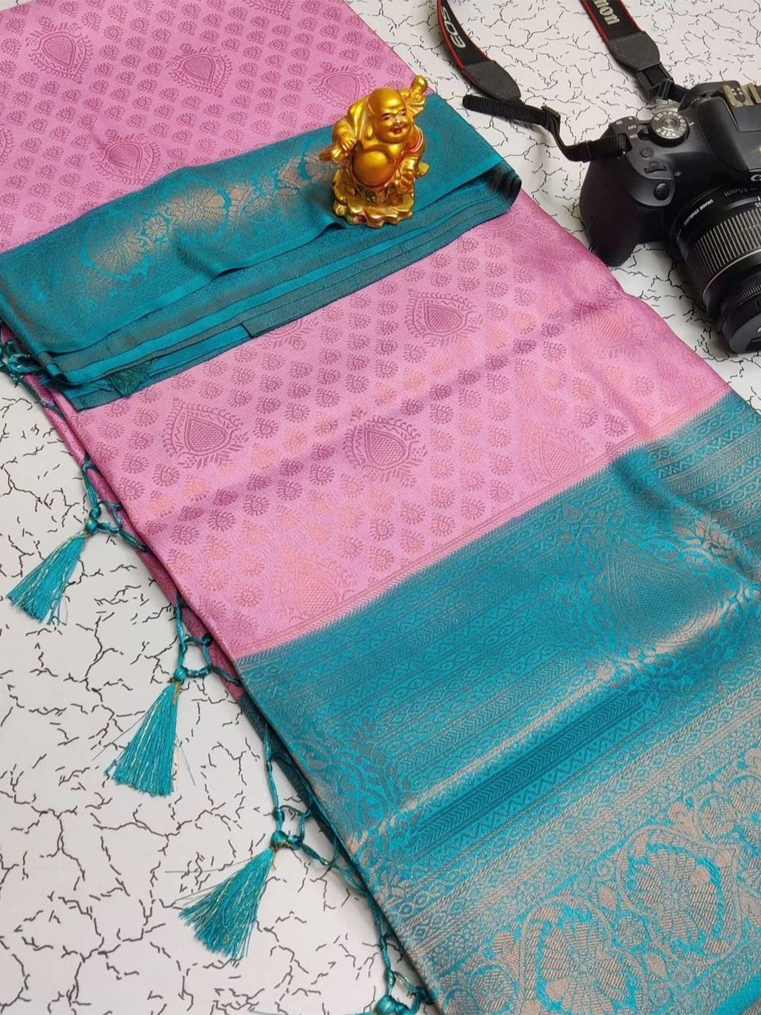 

DIVASTRI Ethnic Motifs Zari Kanjeevaram Saree, Pink