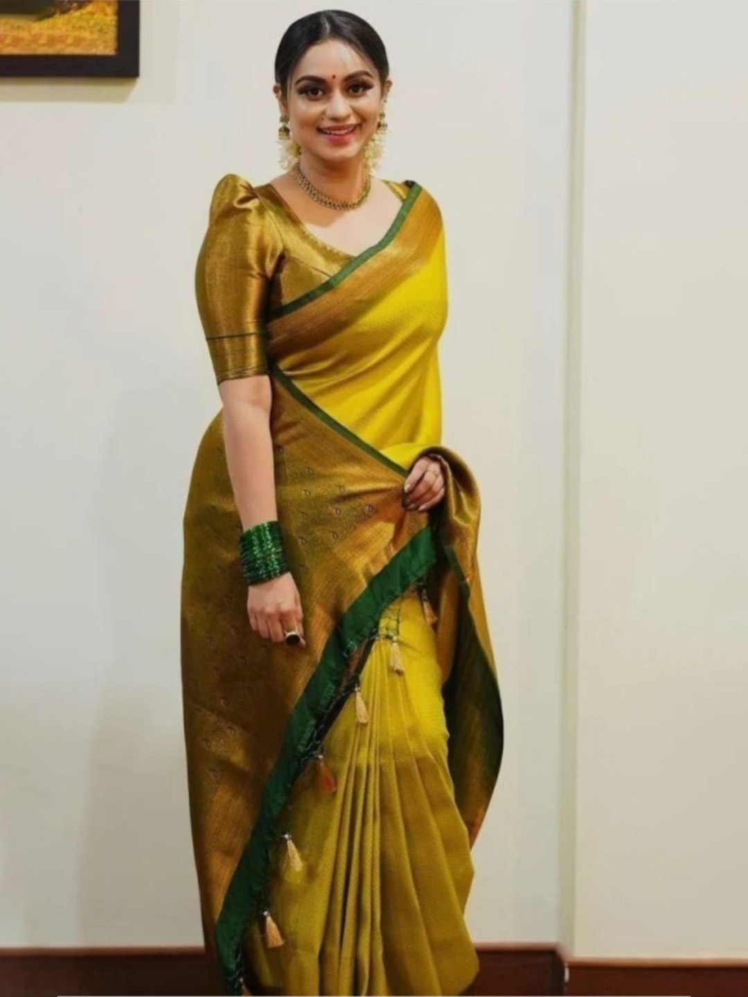 

DIVASTRI Ethnic Motifs Woven Design Zari Kanjeevaram Saree, Yellow