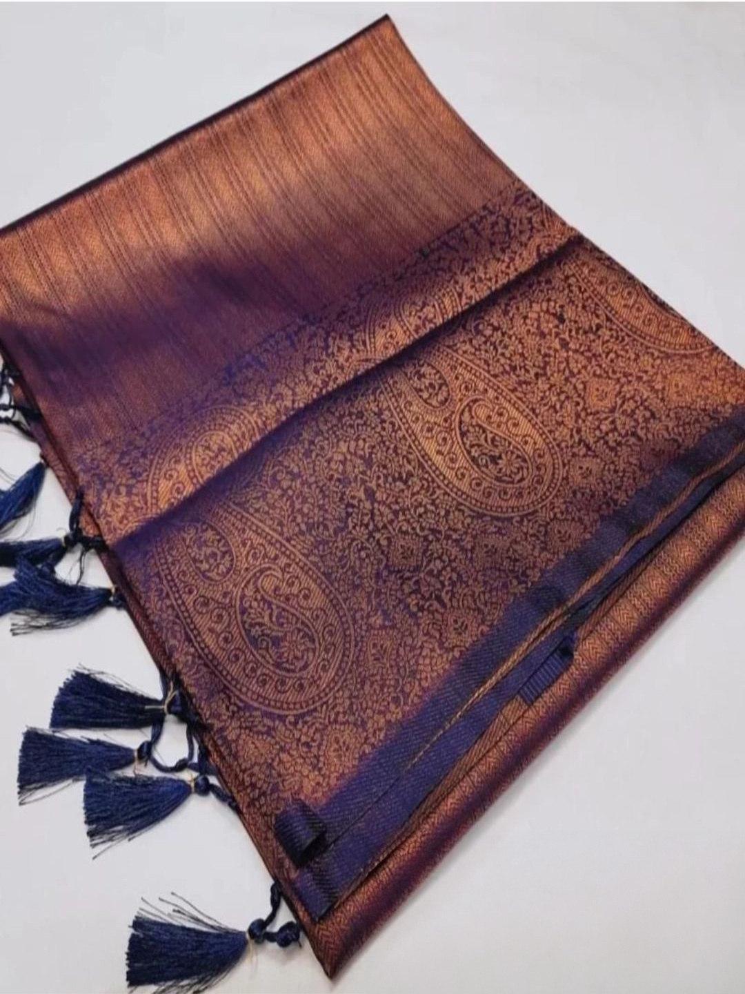 

DIVASTRI Ethnic Motifs Zari Kanjeevaram Saree, Navy blue