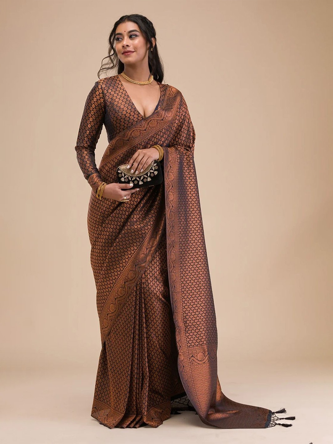 

DIVASTRI Ethnic Motifs Woven Design Zari Designer Kanjeevaram Saree, Navy blue