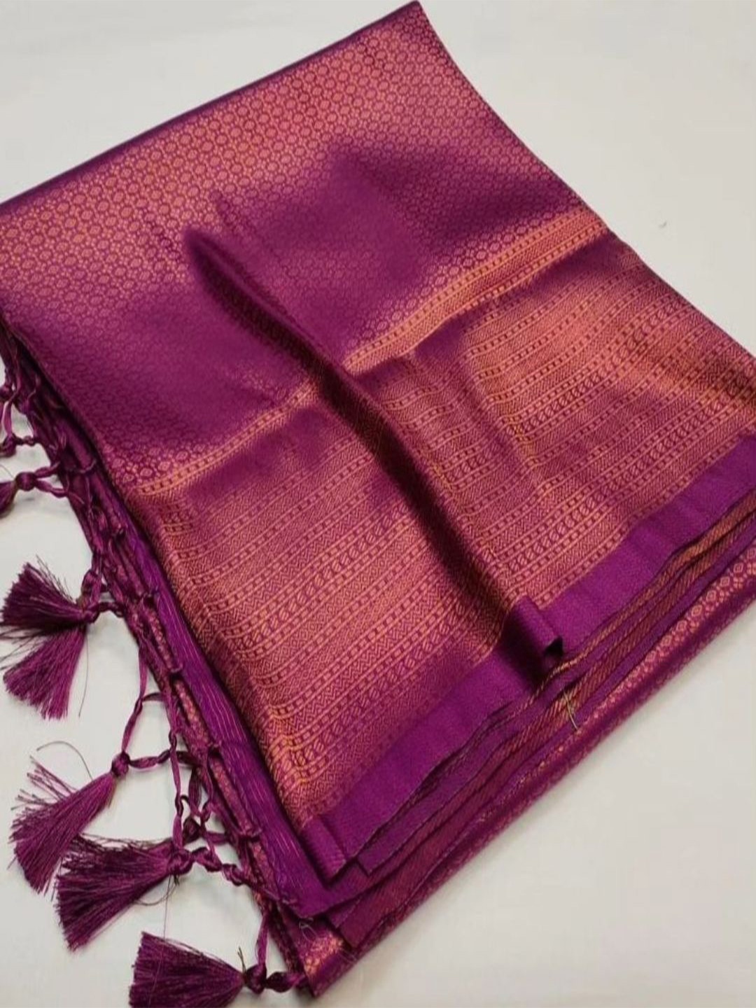 

DIVASTRI Woven Design Zari Kanjeevaram Saree, Magenta