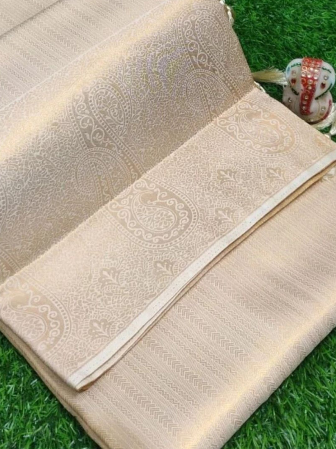 

DIVASTRI Woven Design Zari Kanjeevaram Saree, Cream