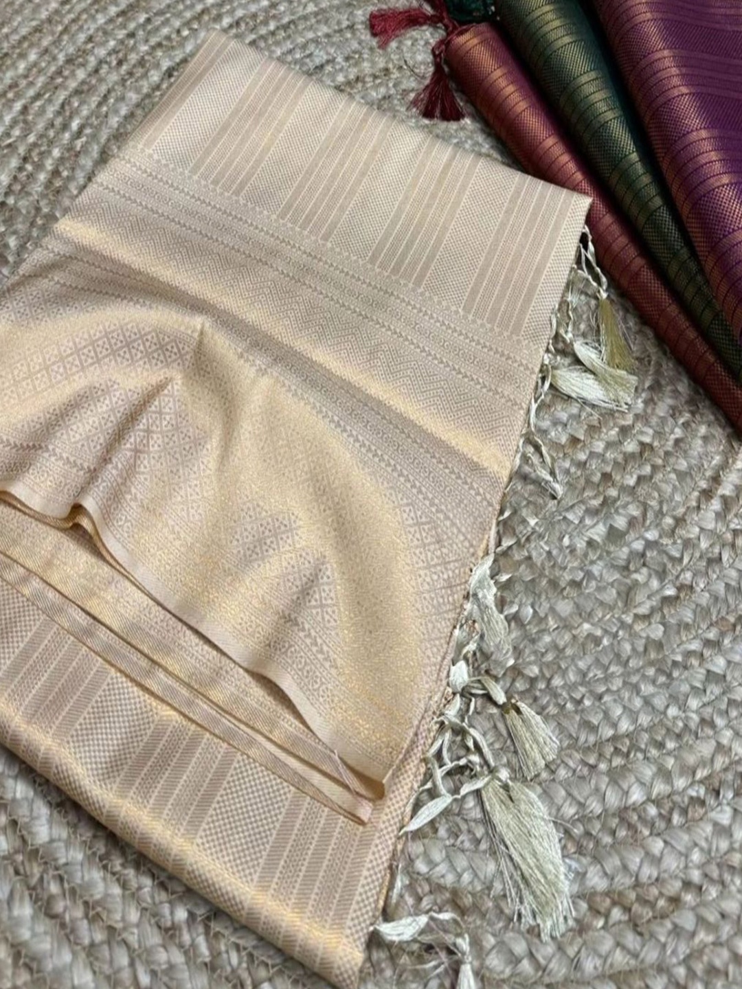 

DIVASTRI Woven Design Zari Kanjeevaram Saree, Cream