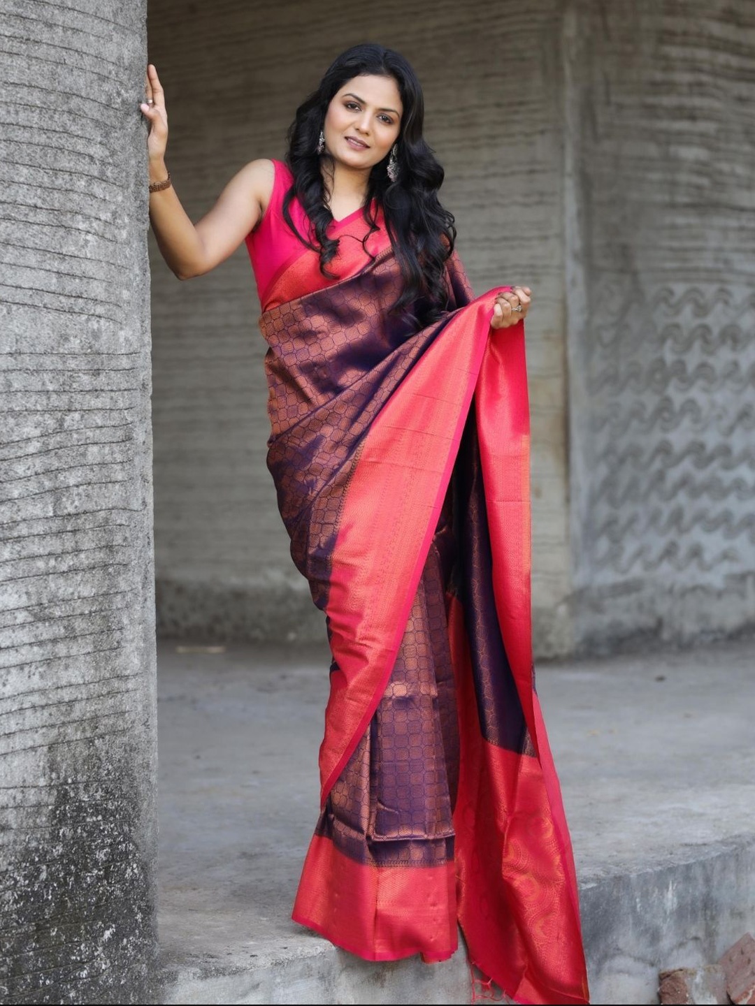 

DIVASTRI Woven Design Zari Kanjeevaram Saree, Red