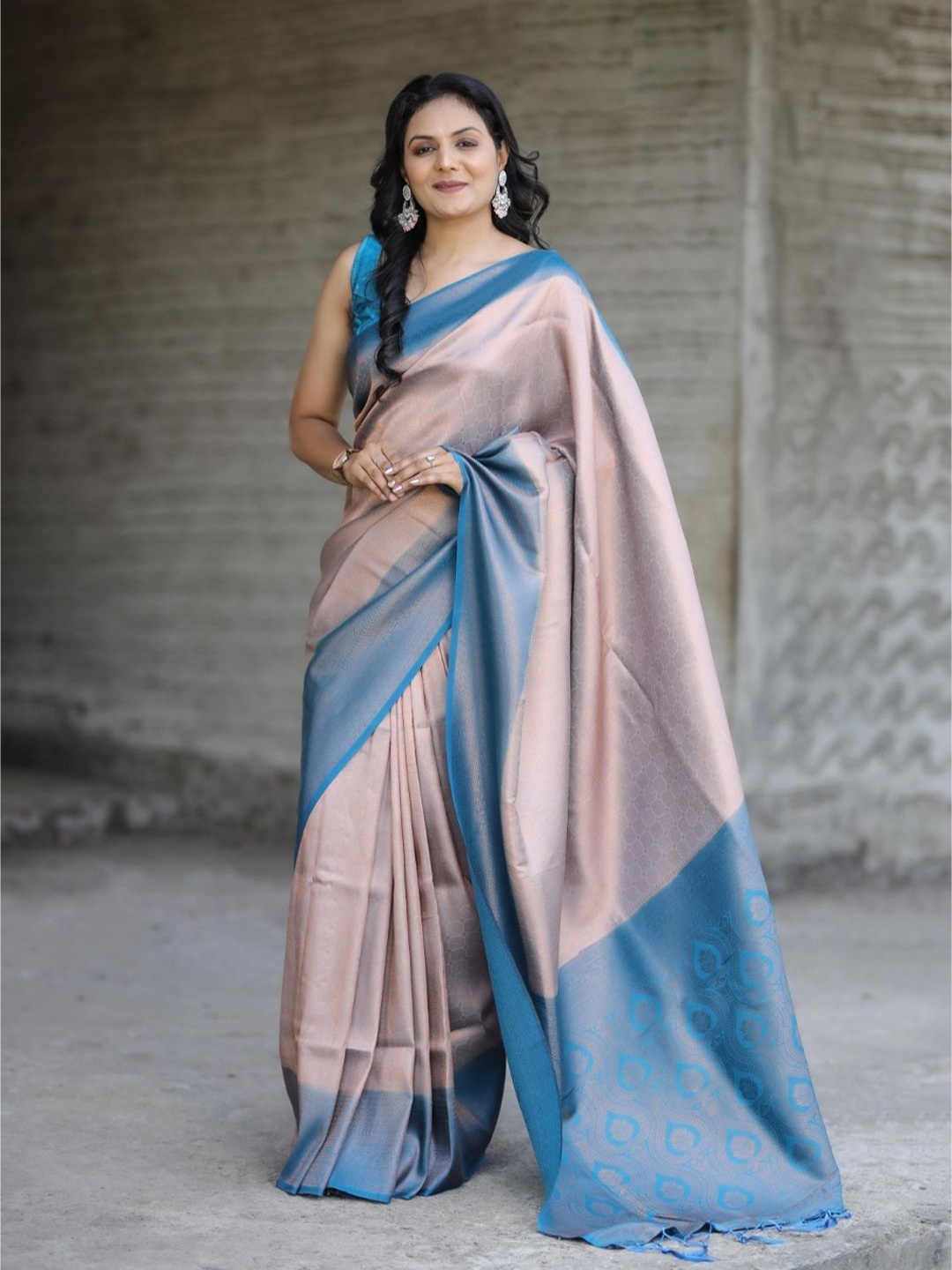 

DIVASTRI Ethnic Motifs Zari Banarasi Saree, Blue