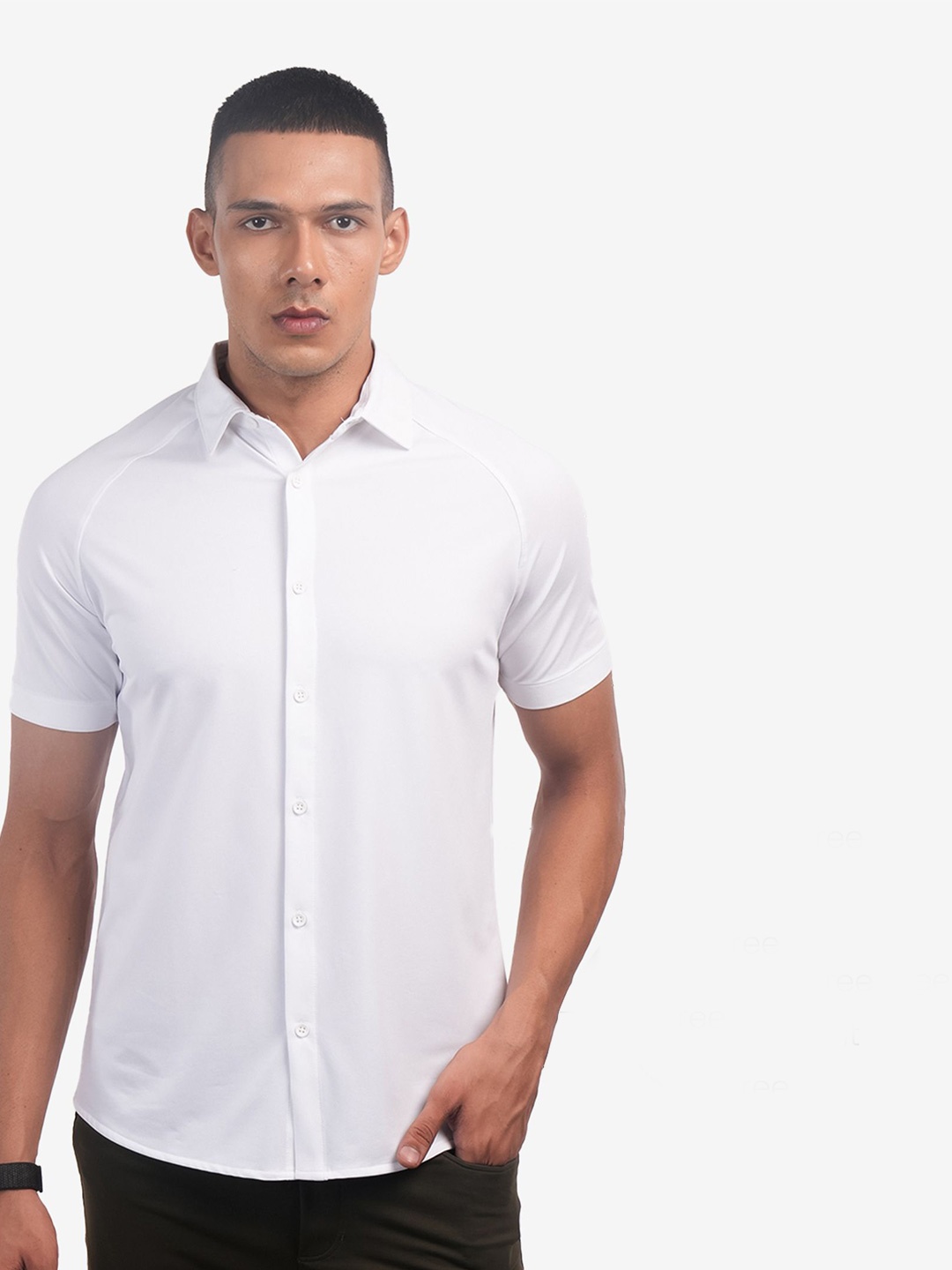 

Harfun Men Spread Collar Solid Casual Shirt, White