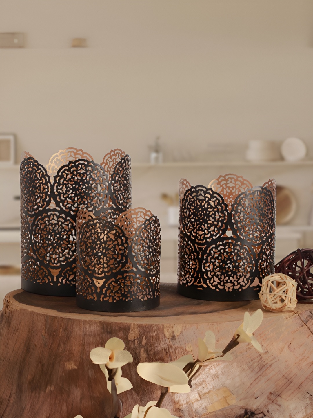 

Homspurts Gold Toned & Black 3 Pieces Candle Holder