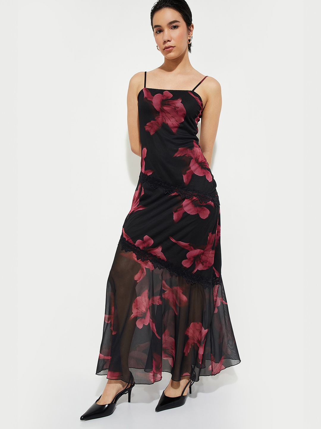 

MAX URB_N Women Printed Strappy Maxi Dress, Black