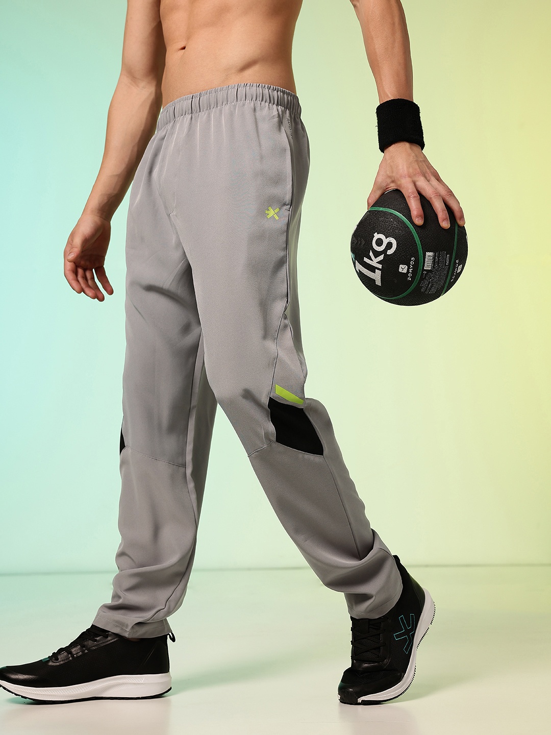 

HRX By Hrithik Roshan Men Training Rapid-Dry Track Pants, Grey