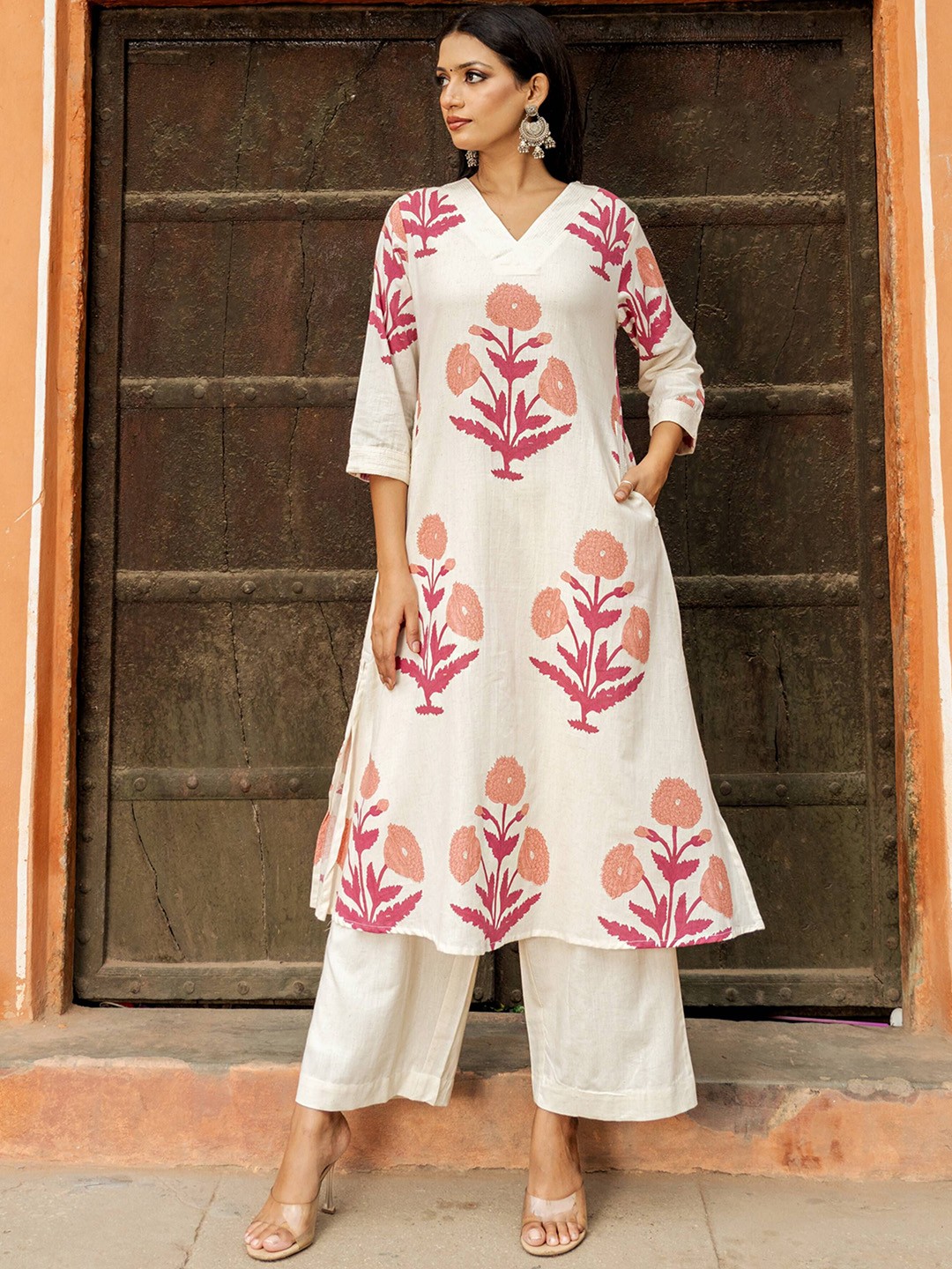 

INDYES Floral Printed Pure Cotton A-Line Kurta with Palazzos, Pink