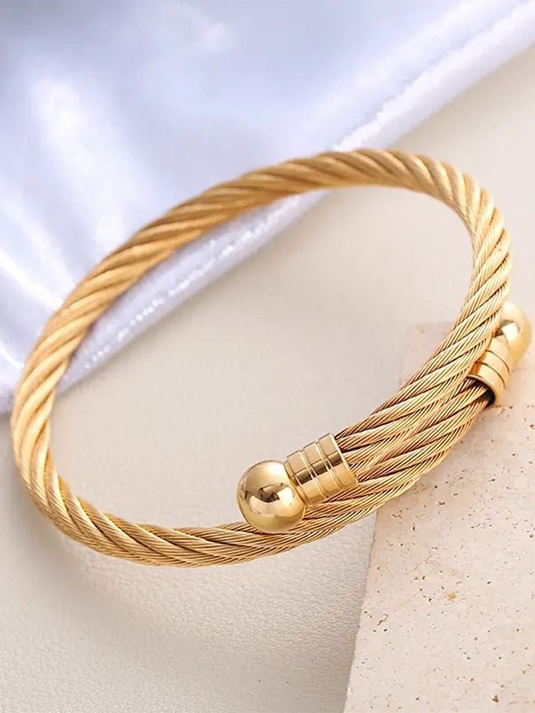 

MEENAZ Unisex Gold-Plated Stainless Steel Anti Tarnish Kada Bracelet