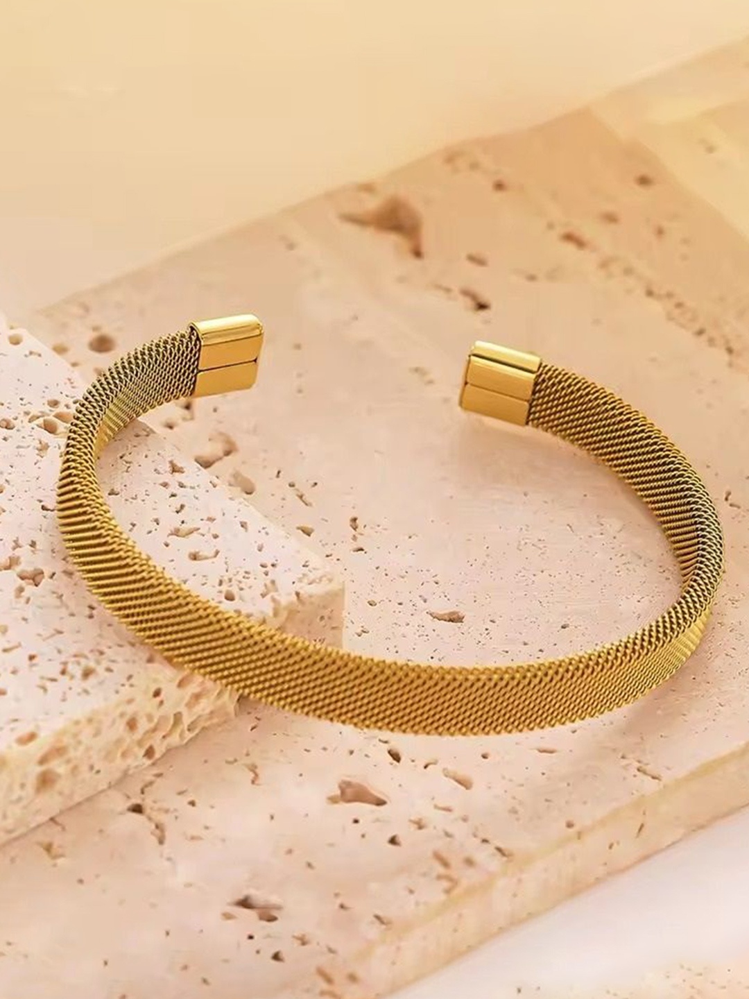 

MEENAZ Unisex Gold-Plated Stainless Steel Anti Tarnish Kada Bracelet
