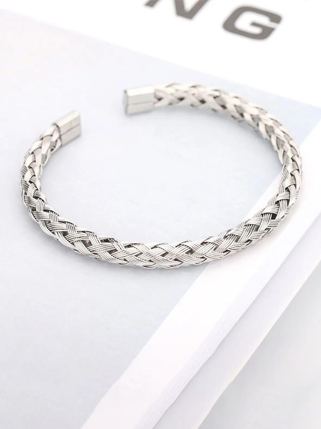 

The Roadster Lifestyle Co. Men Silver-Plated Stainless Steel Oxidised Wraparound Bracelet