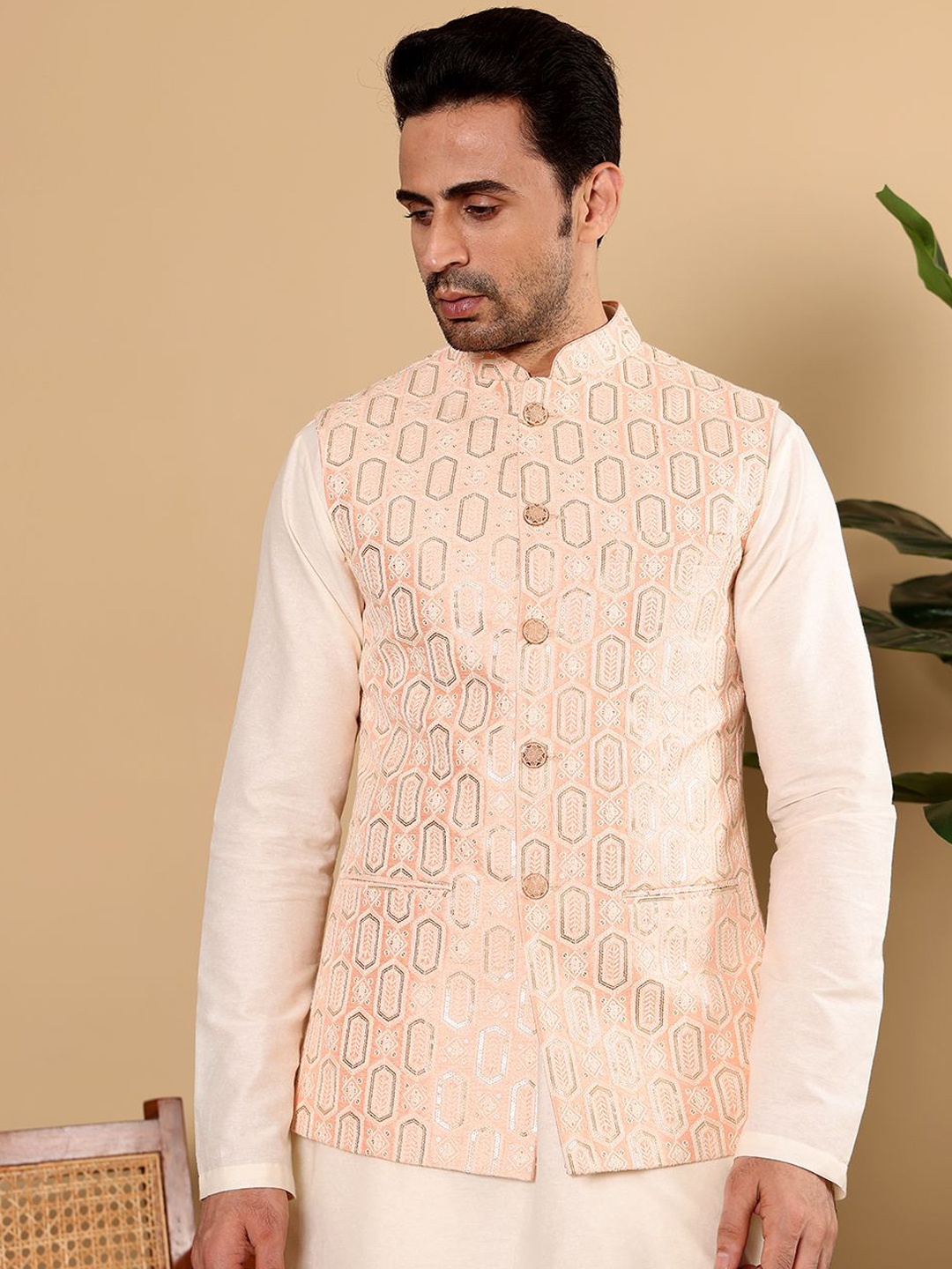 

MULTI SHADES Men Embroidered Woven Nehru Jackets, Pink
