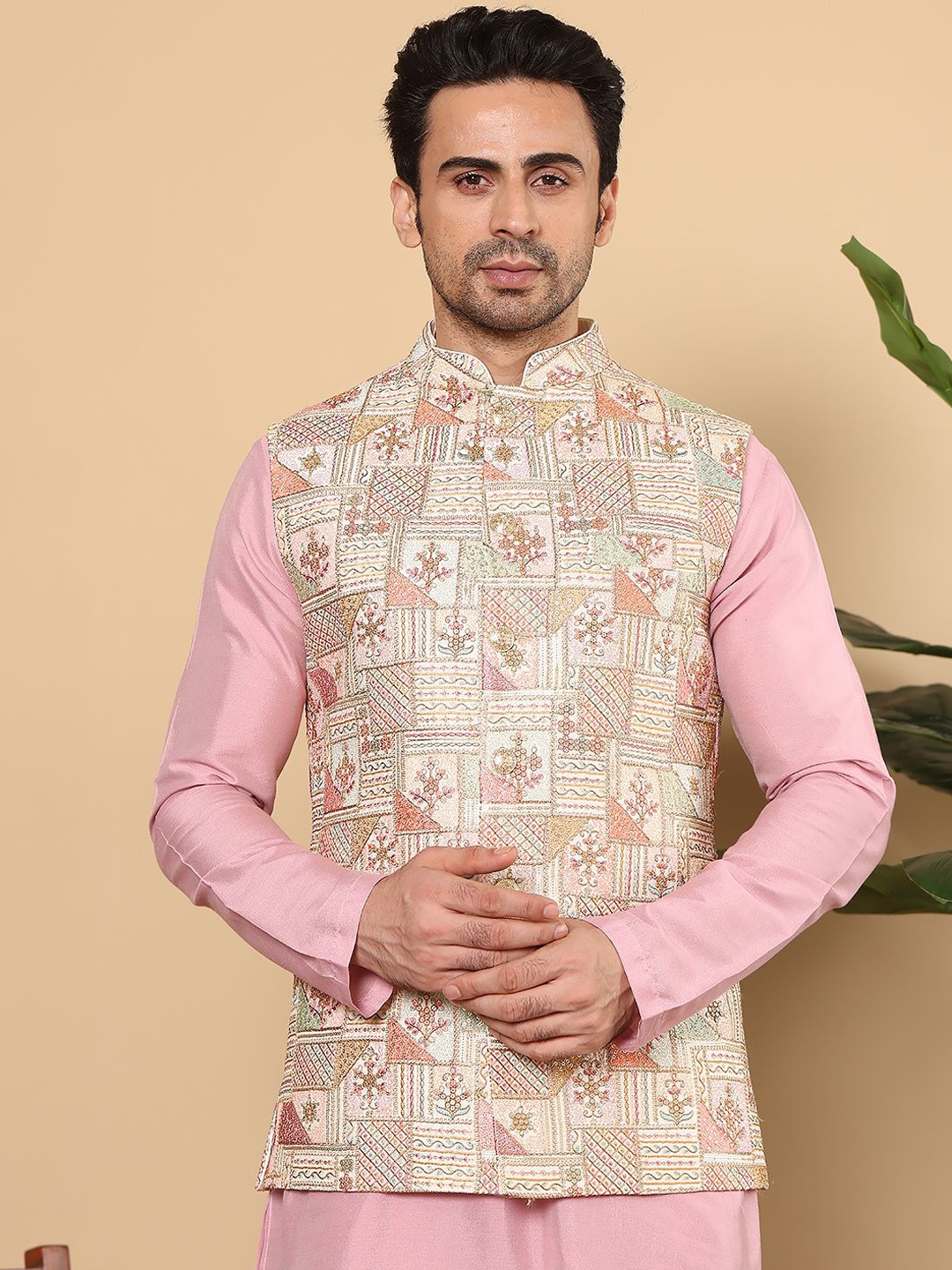 

MULTI SHADES Men Embroidered Woven Nehru Jackets, Cream