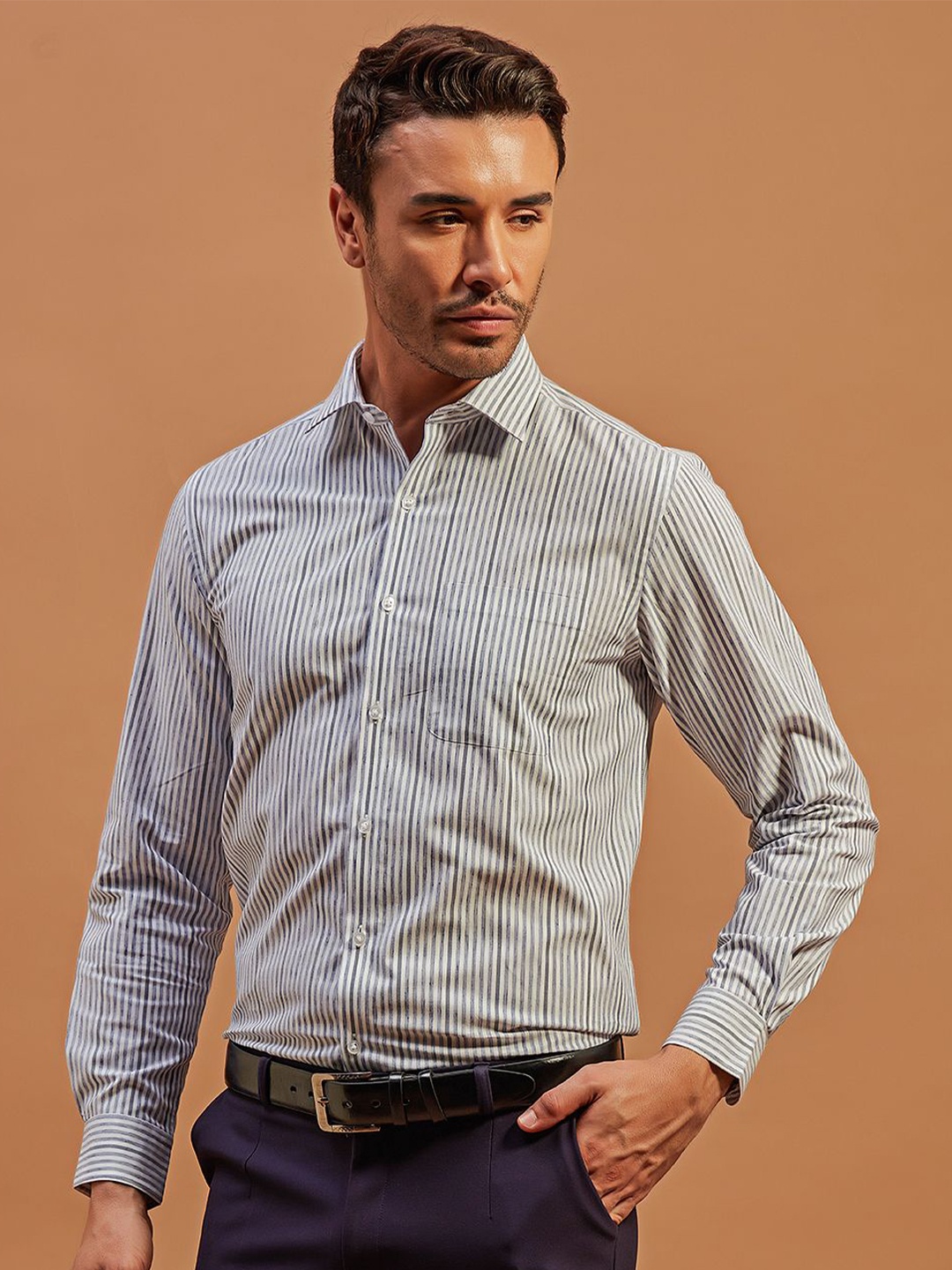 

THINC Men Spread Collar Vertical Striped Cotton Formal Shirt, White