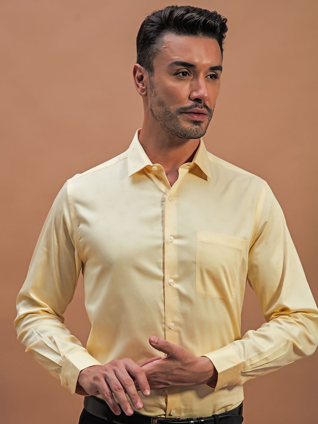 

THINC Men Gleaming Cotton Regular Fit Shirt, Yellow