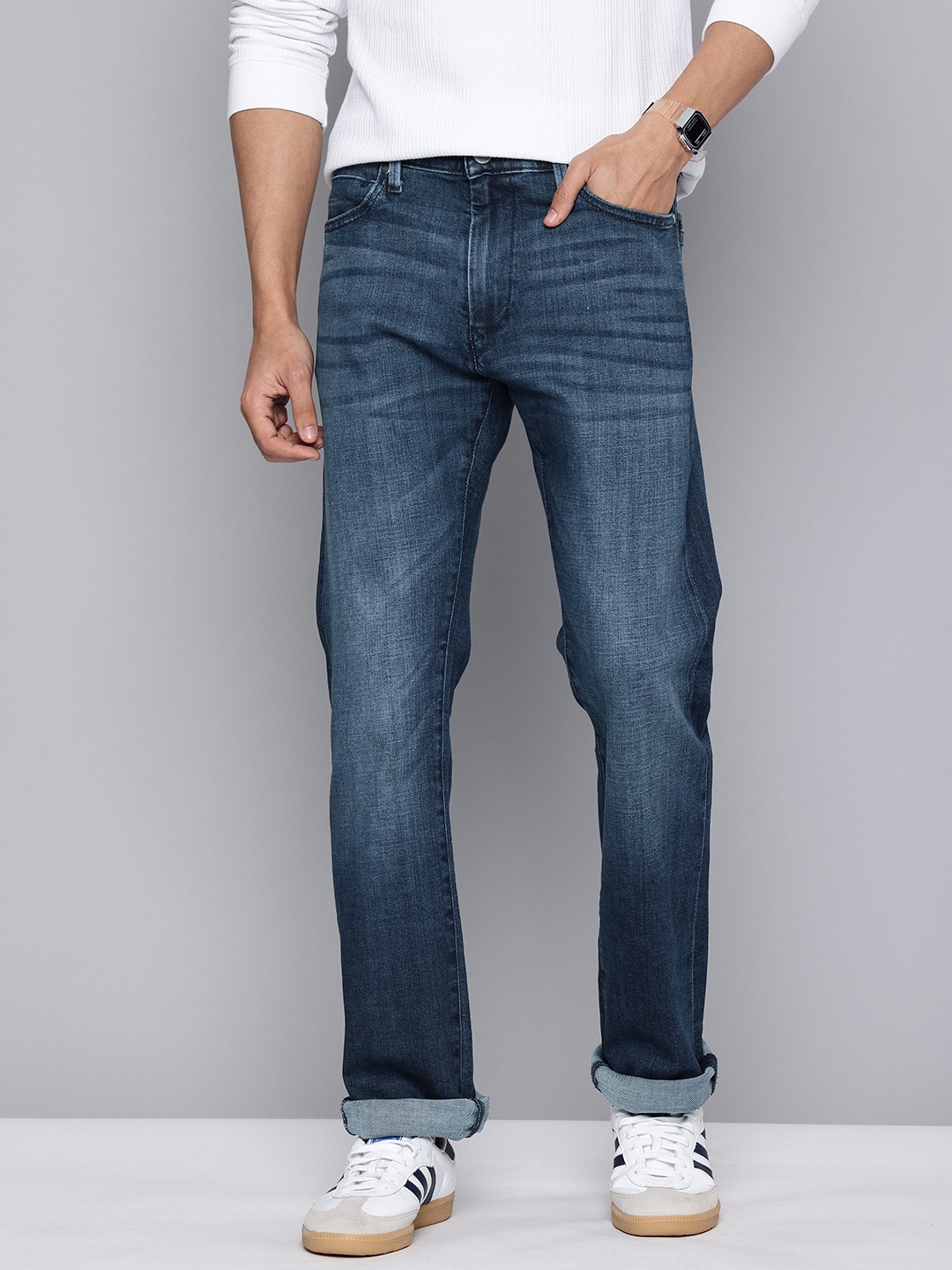

Levis Men 513 Slim Straight Fit Light Fade Stretchable Jeans, Blue