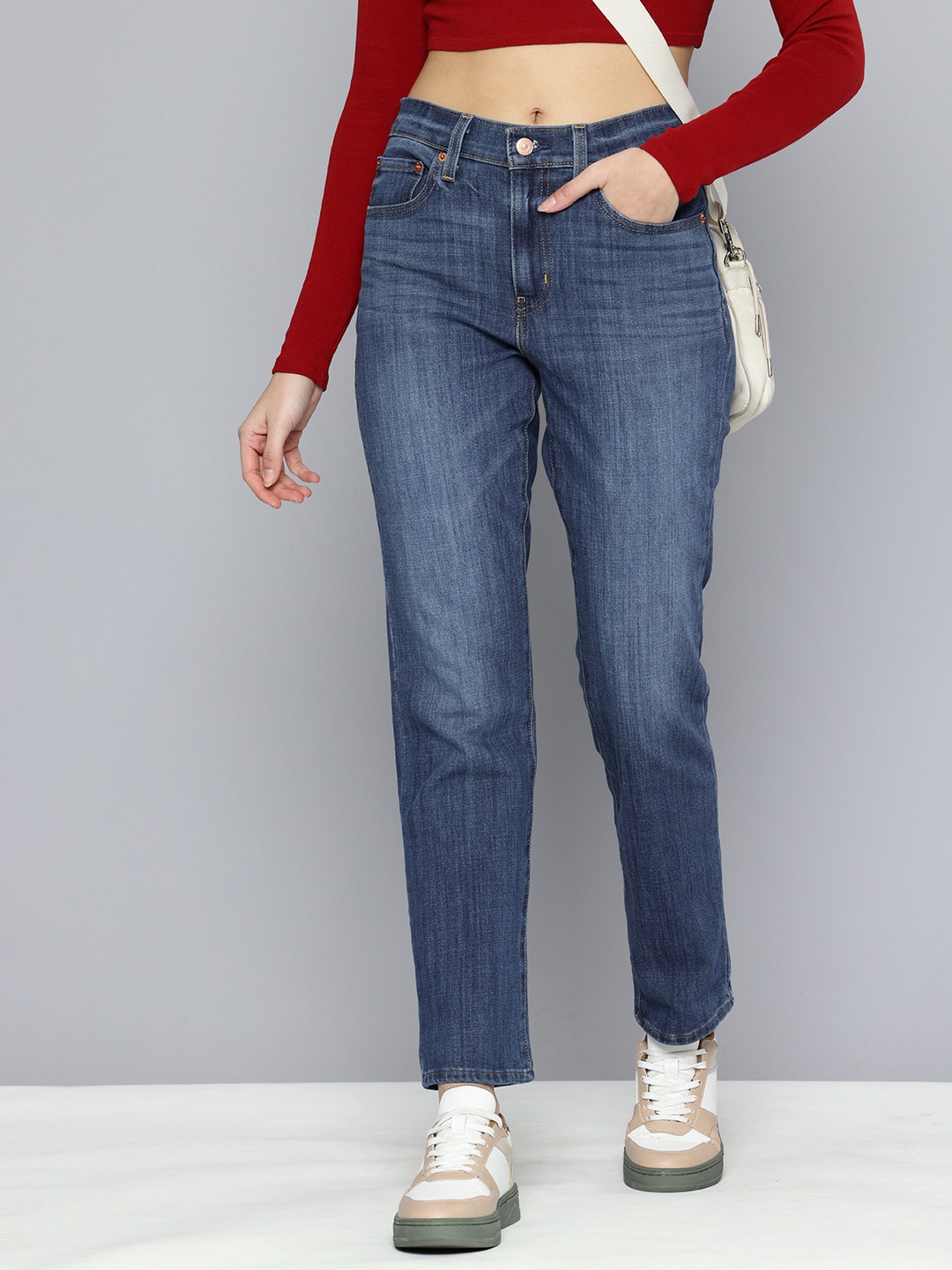 

Levis Women 724 Slim Straight Fit High-Rise Heavy Fade Stretchable Jeans, Blue