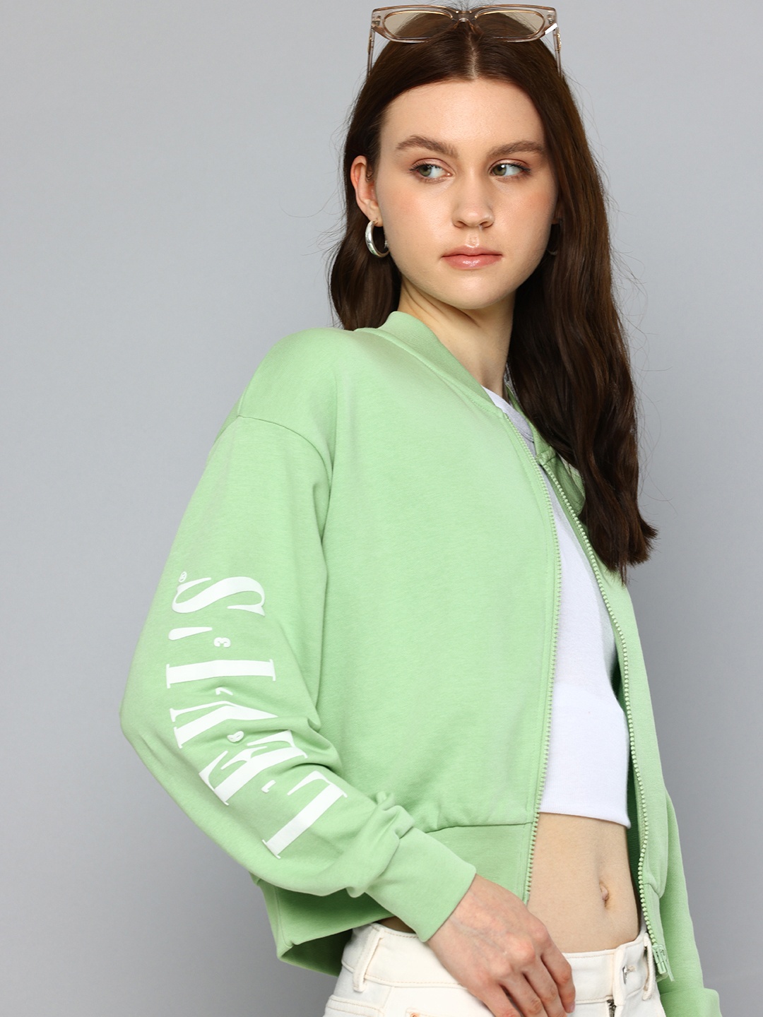 

Levis Mandarin Collar Brand Logo Printed Sweatshirt, Green