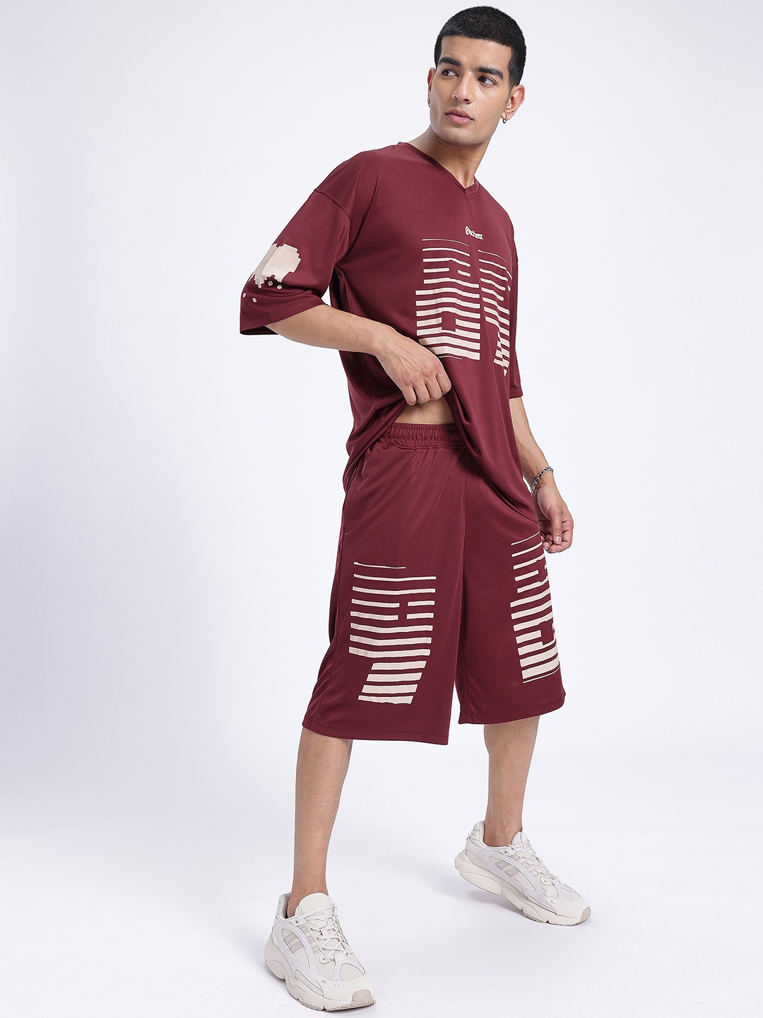 

glitchez Faded Characters Printed Drop-Sleeves Oversized T-shirt with Shorts, Maroon