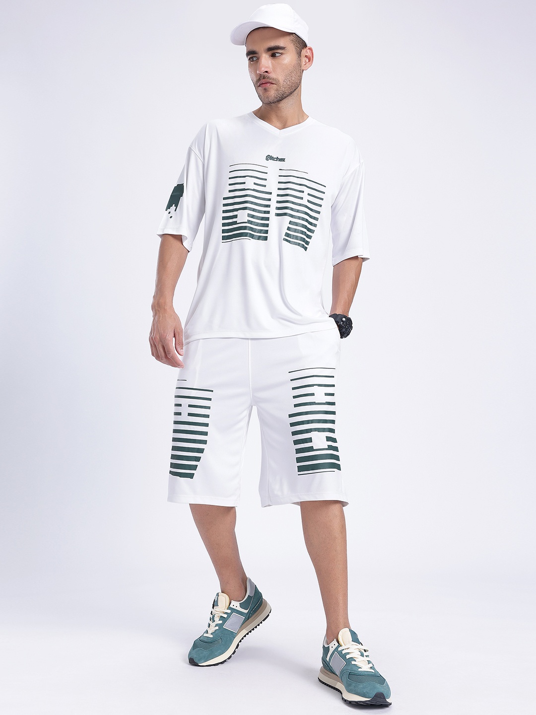 

glitchez Alphanumeric Characters Printed Drop-Sleeves Oversized T-shirt with Shorts, White