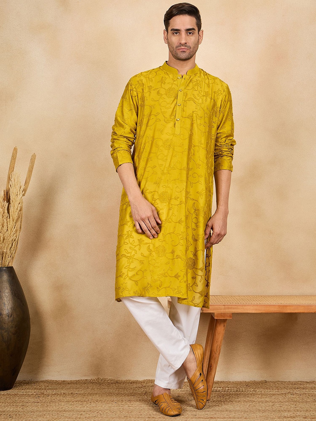 

HERE&NOW Floral Embroidered Thread Work Mandarin Collar Straight Kurta, Yellow