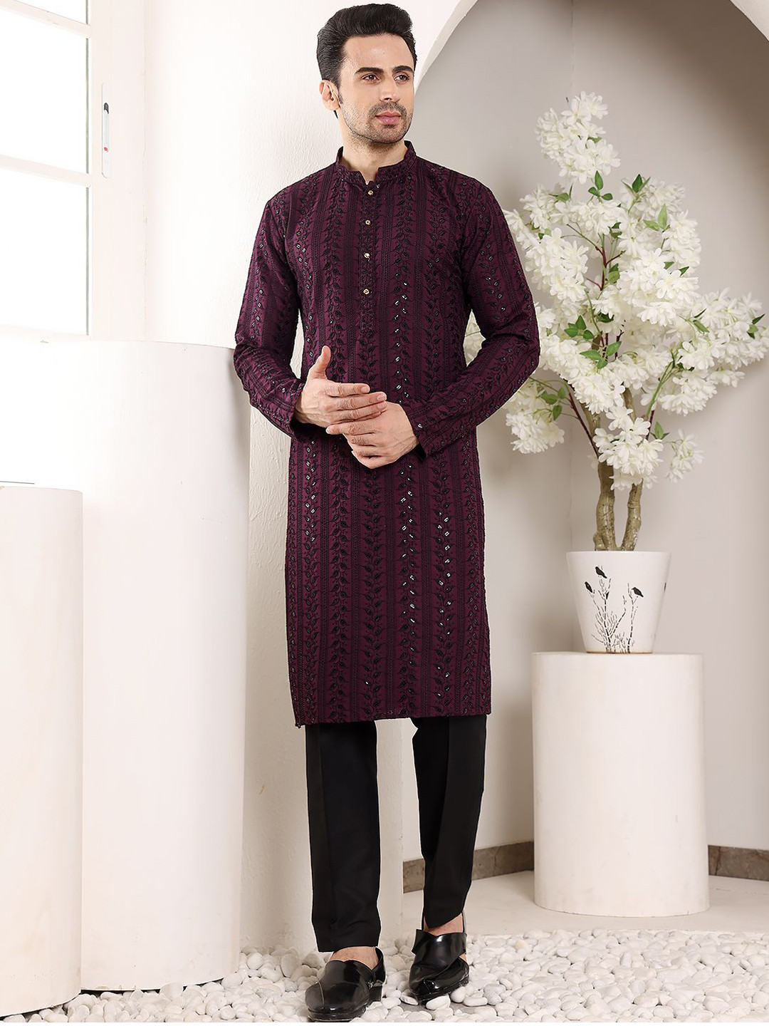 

MULTI SHADES Floral Embroidered Sequinned Straight Kurta, Purple