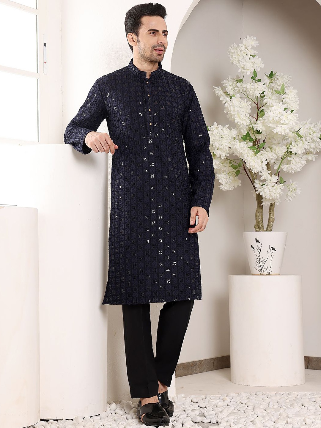 

MULTI SHADES Ethnic Motifs Embroidered Sequins Straight Kurta, Black