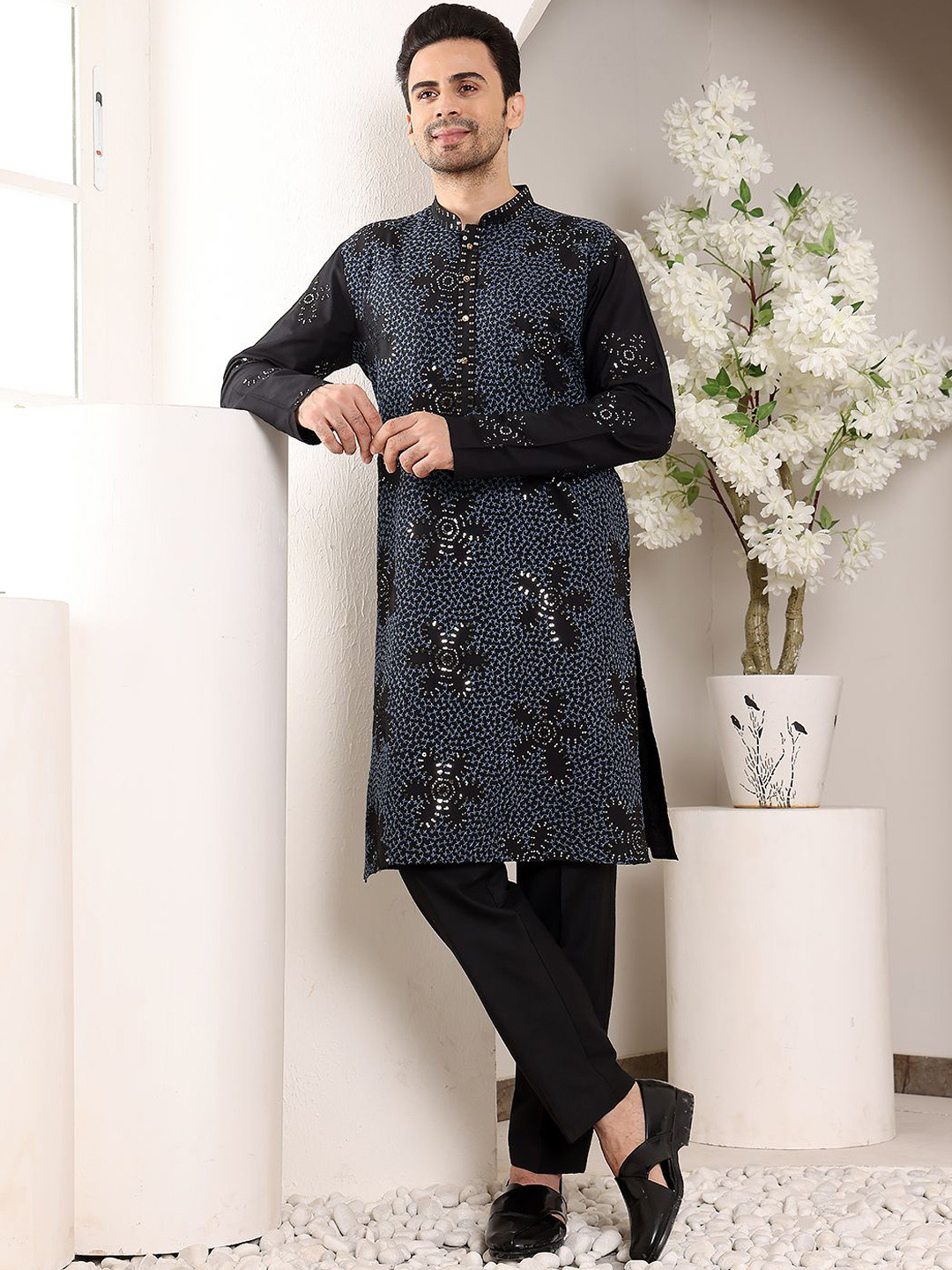 

MULTI SHADES Ethnic Motifs Embroidered Sequins Straight Kurta, Blue