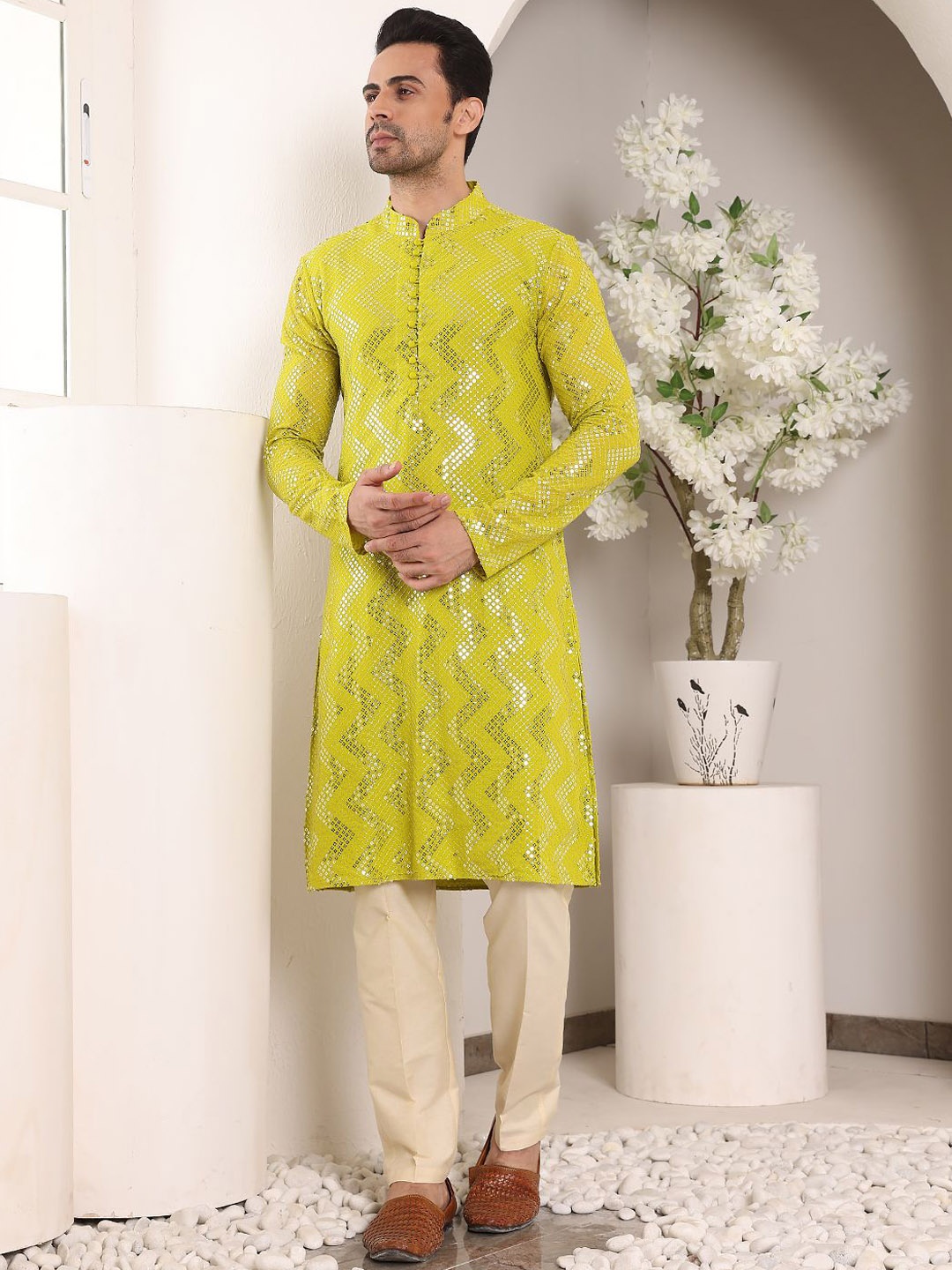

MULTI SHADES Men Ethnic Motifs Embellished Thread Work Kurta, Mustard