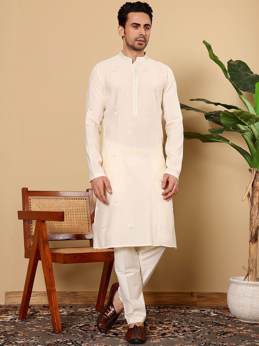 

MULTI SHADES Ethnic Motifs Embroidered Sequins Straight Kurta, Cream