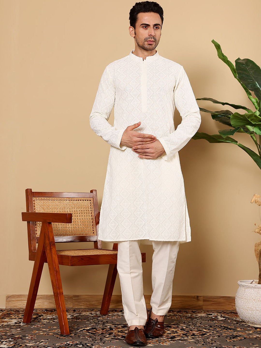 

MULTI SHADES Men Ethnic Motifs Embellished Thread Work Kurta, White