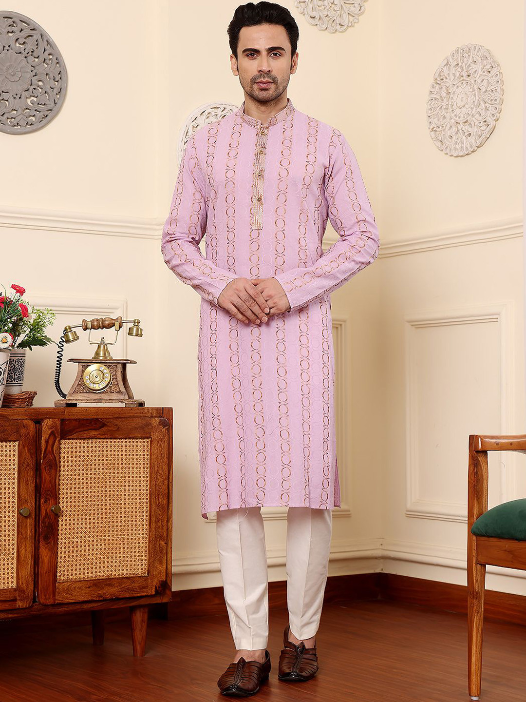 

MULTI SHADES Ethnic Motifs Embroidered Mandarin Collar Long Sleeves Pure Cotton Kurta, Pink
