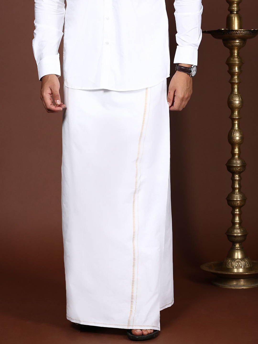 

Devala Weavers Society Men Pure Cotton Single Layer White Dhoti with Coloured Border