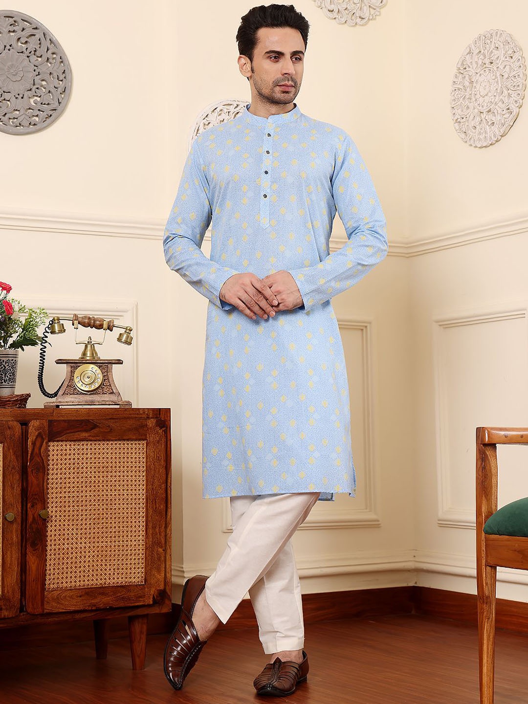 

MULTI SHADES Ethnic Motifs Printed Thread Work Cotton Straight Kurta, Blue