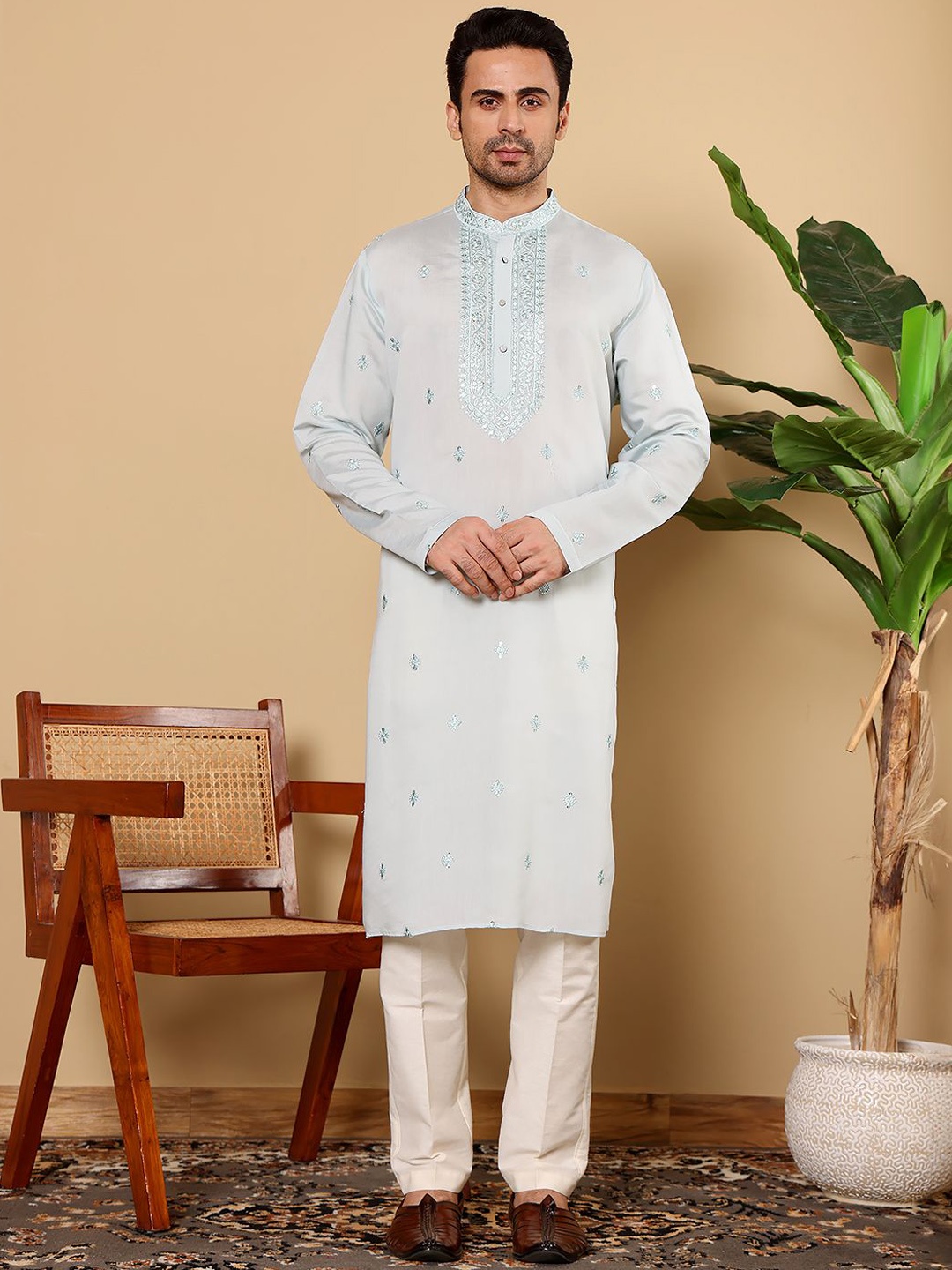 

MULTI SHADES Men Ethnic Motifs Embellished Thread Work Kurta, Blue