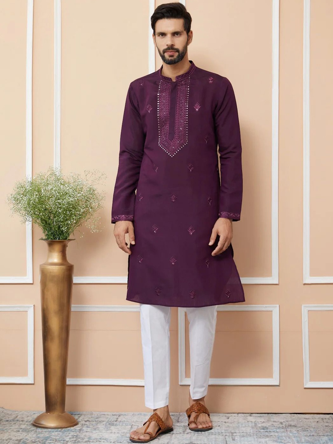 

MULTI SHADES Ethnic Motifs Embroidered Mandarin Collar Thread Work Straight Kurta, Purple