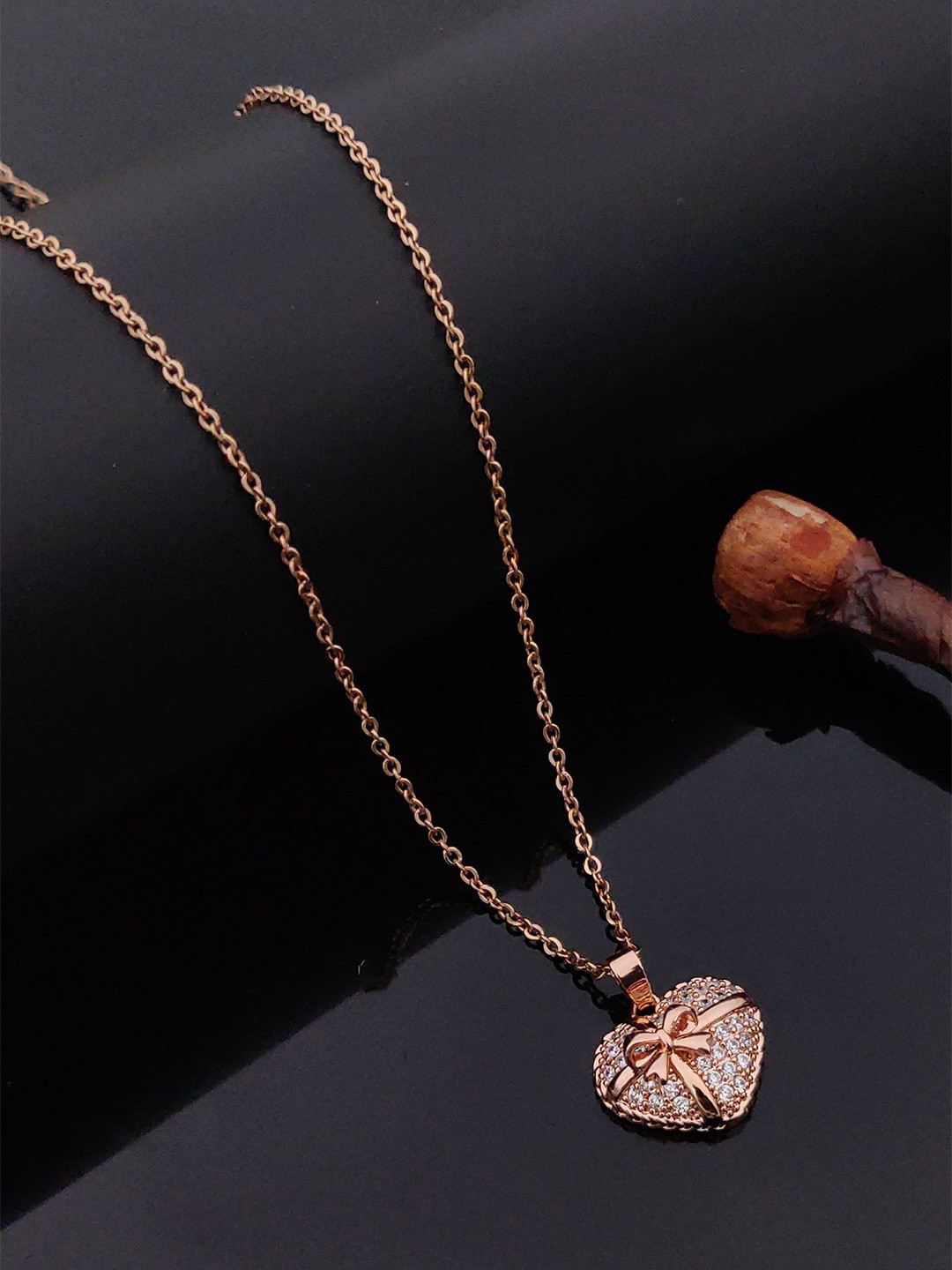 

ANJNI CREATION Rose Gold-Plated Stainless Steel Tarnish-Free Waterproof Heart Chain
