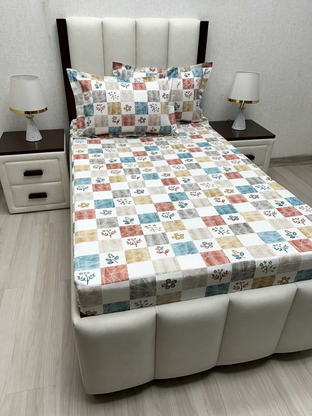 

Pure Decor Lounge White Printed Pure Cotton 300 TC Single Bedsheet Set 2.36 x 1.73m