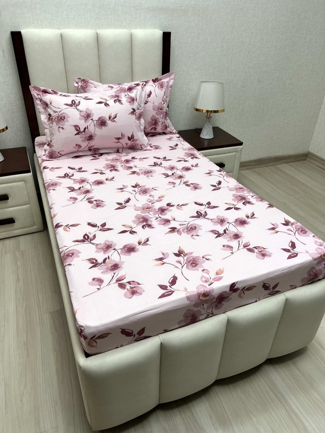 

Pure Decor Lounge Pink Floral Printed Pure Cotton 300TC Single Bedsheet Set-1.73 m x 2.36m
