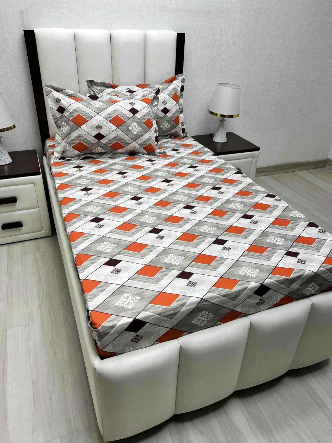 

Pure Decor Lounge Orange Printed Pure Cotton 300 TC Single Bedsheet Set 2.36 x 1.73 m