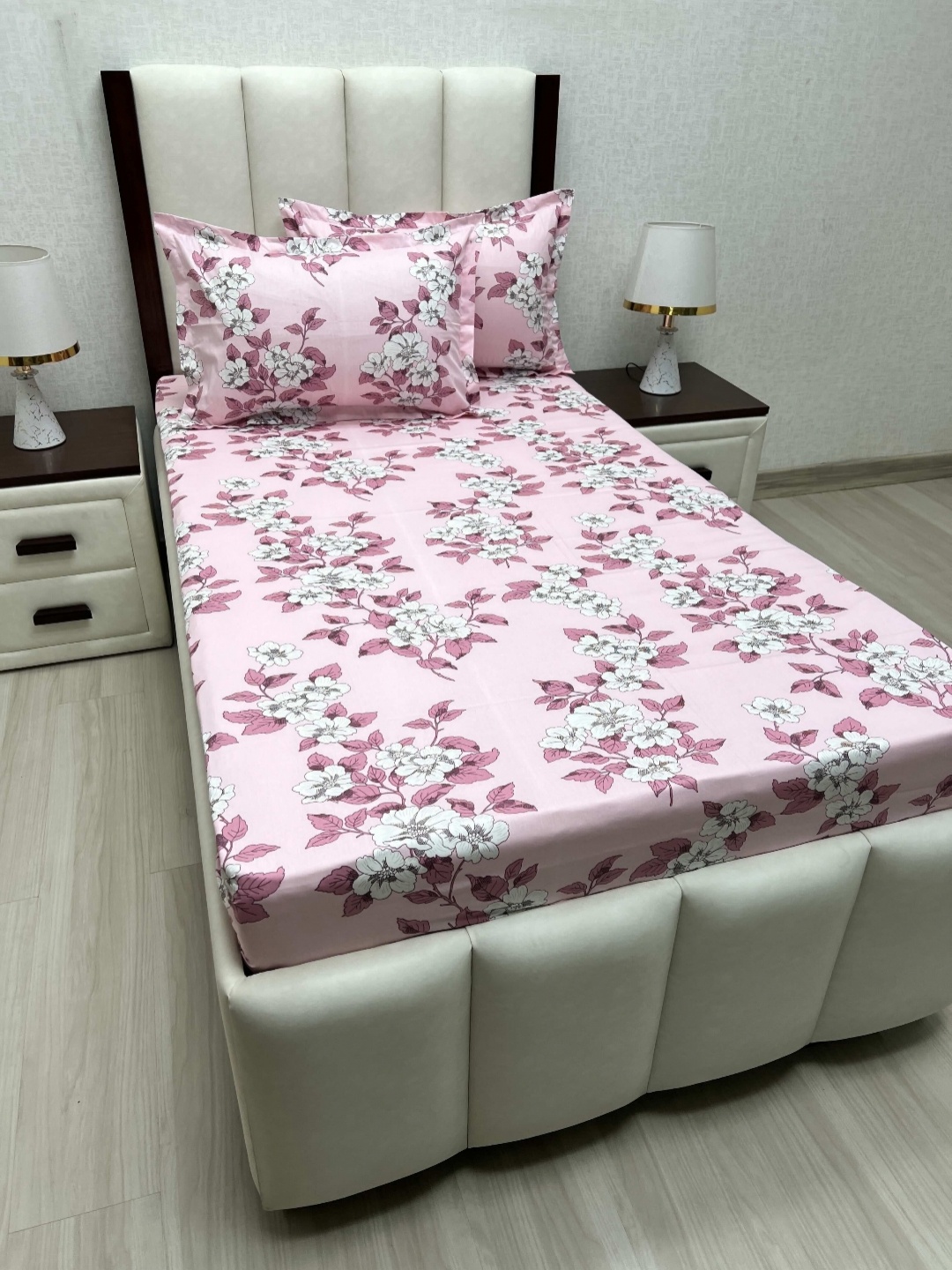 

Pure Decor Lounge Pink Floral Printed Pure Cotton 300 TC Single Bedsheet Set 2.36 x 1.73 m