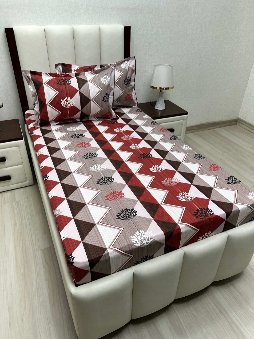 

Pure Decor Cotton Single Bed Size Bedsheet With 2 Pillow Covers 1.73m X 2.36m, Red